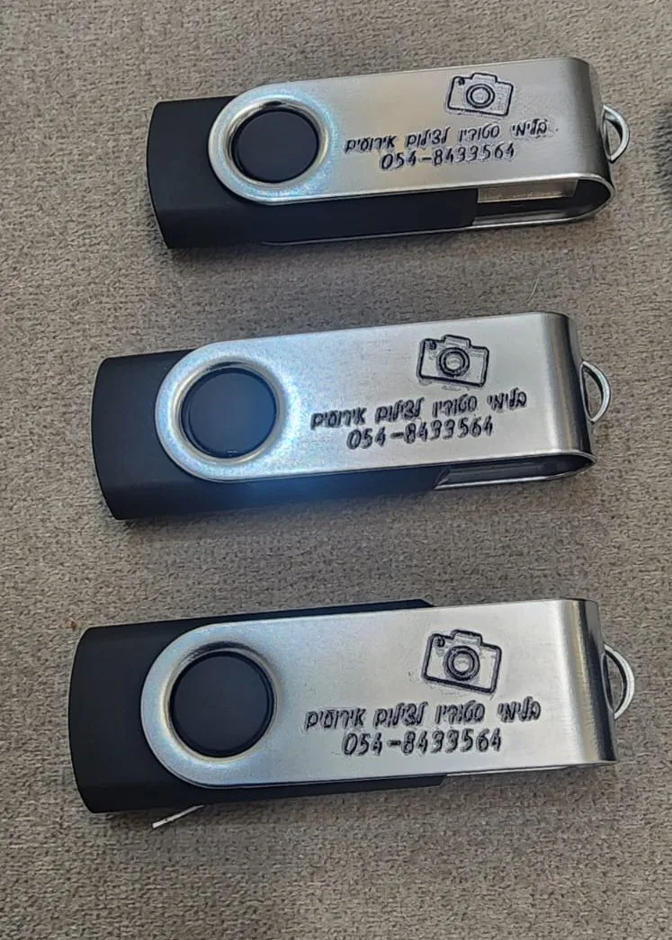 USB ממותג לצלם